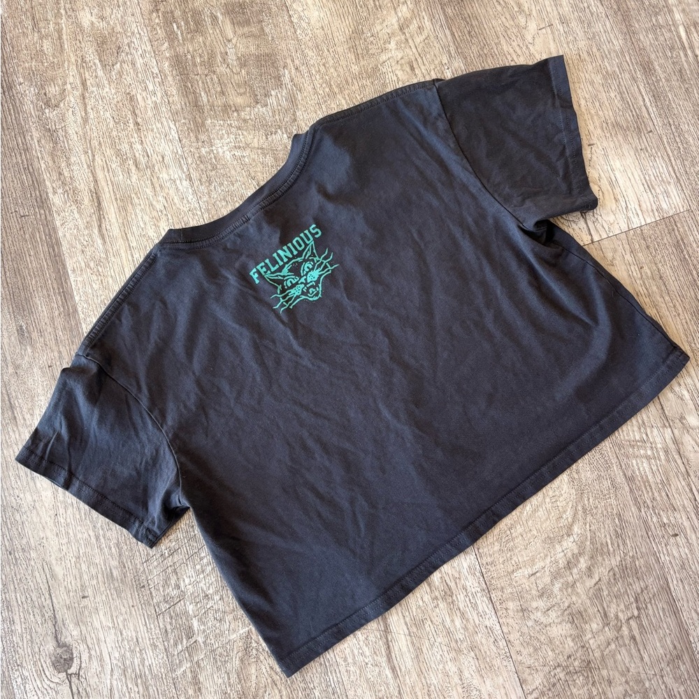 Black Crop T-Shirt with Cat Graphic - Picture 2 of 3